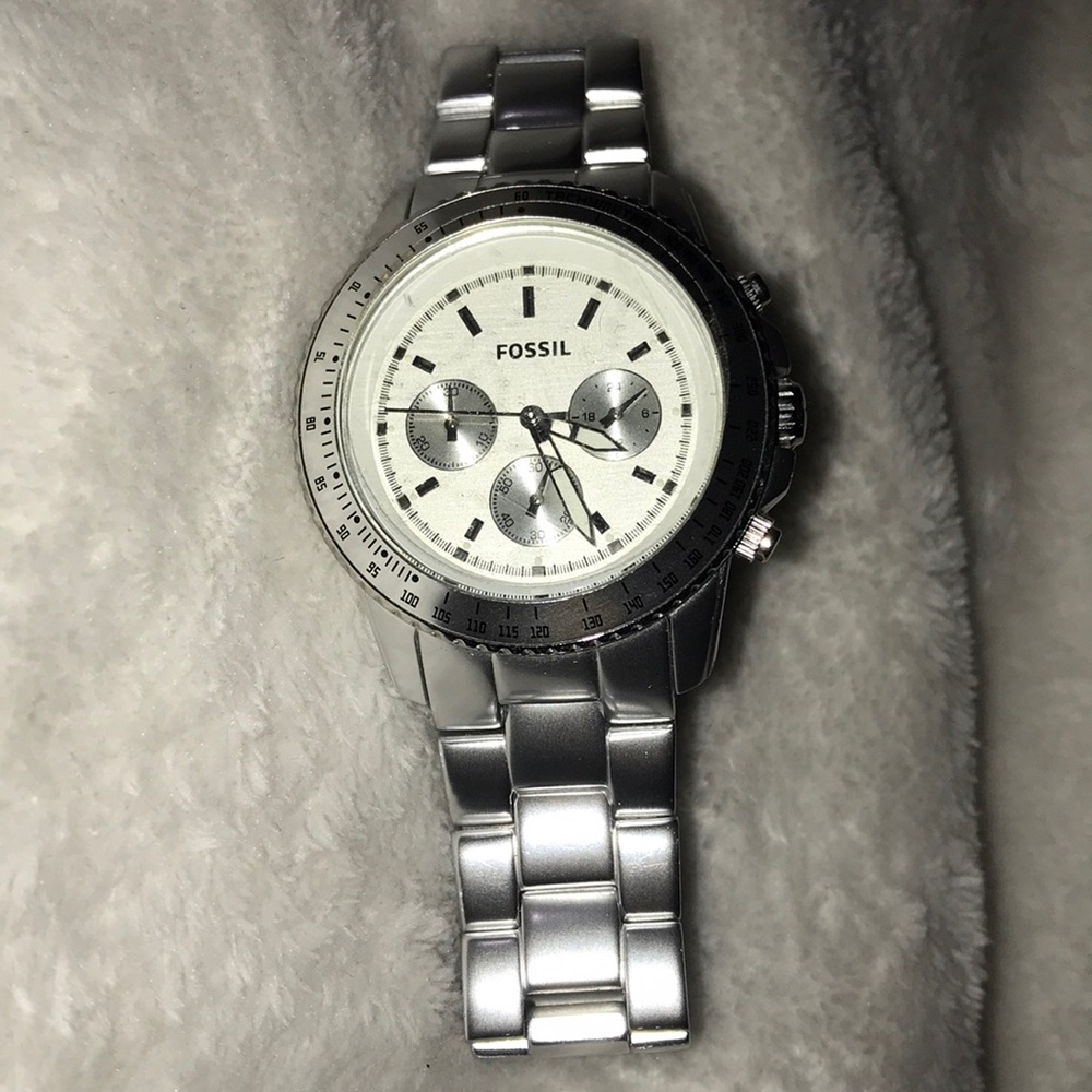 Mens Silver Fossil watch - Picture 1 of 8